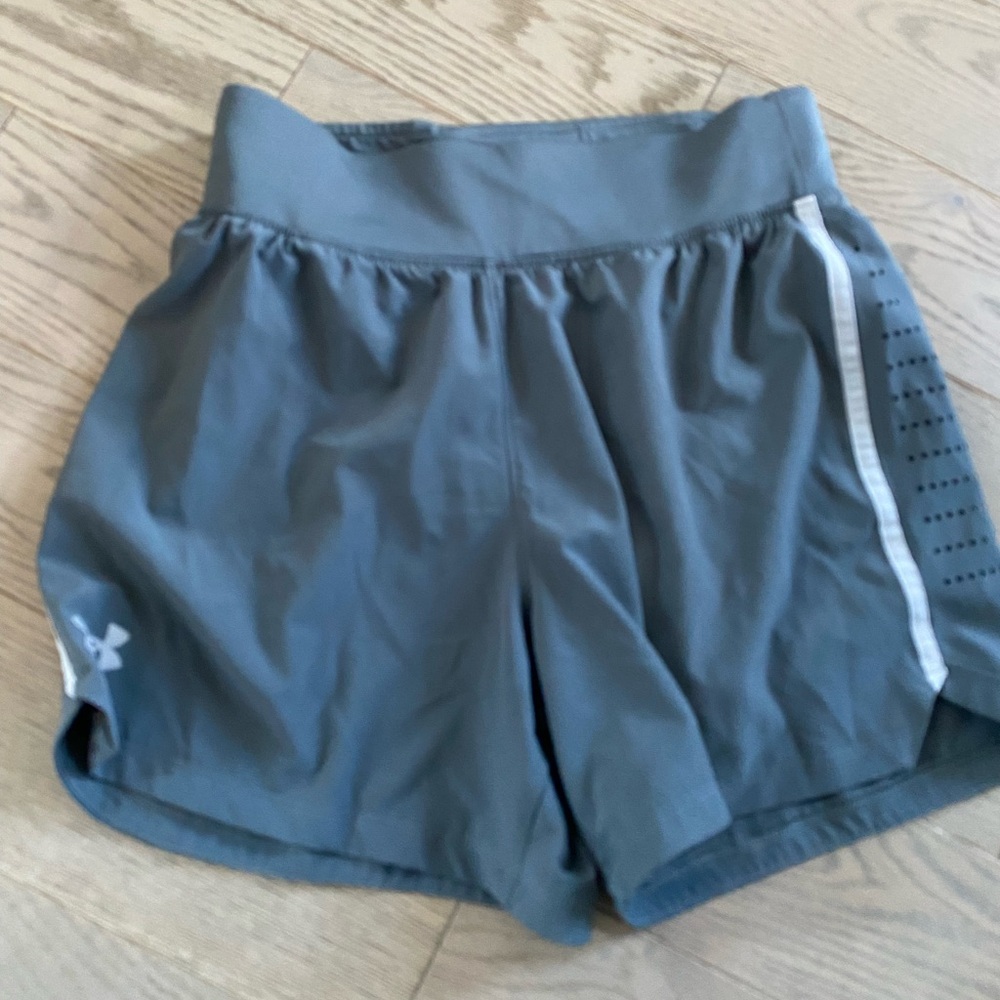 Under Armour Mens Gray Athletic Shorts